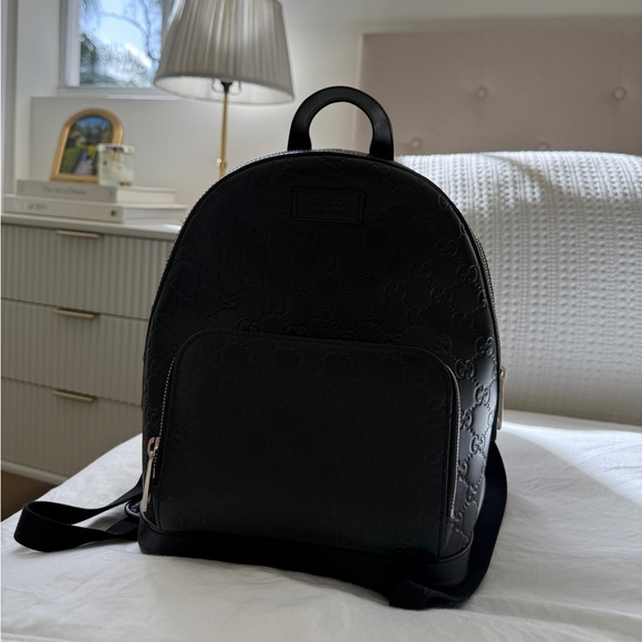 Gucci Signature Backpack GG Monogram Front Zipper Pocket/Embossed Black - Picture 2 of 8